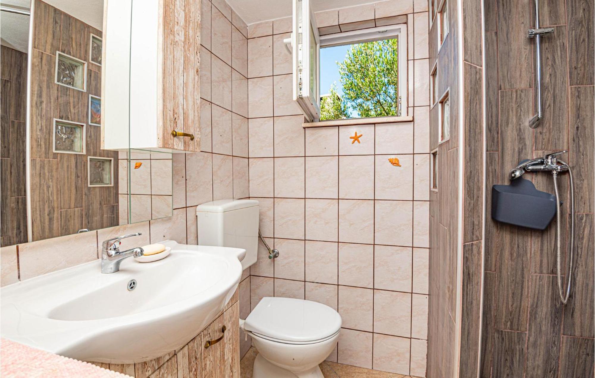 Nice Home In Zatoglav With House Sea View Podglavica Exterior photo